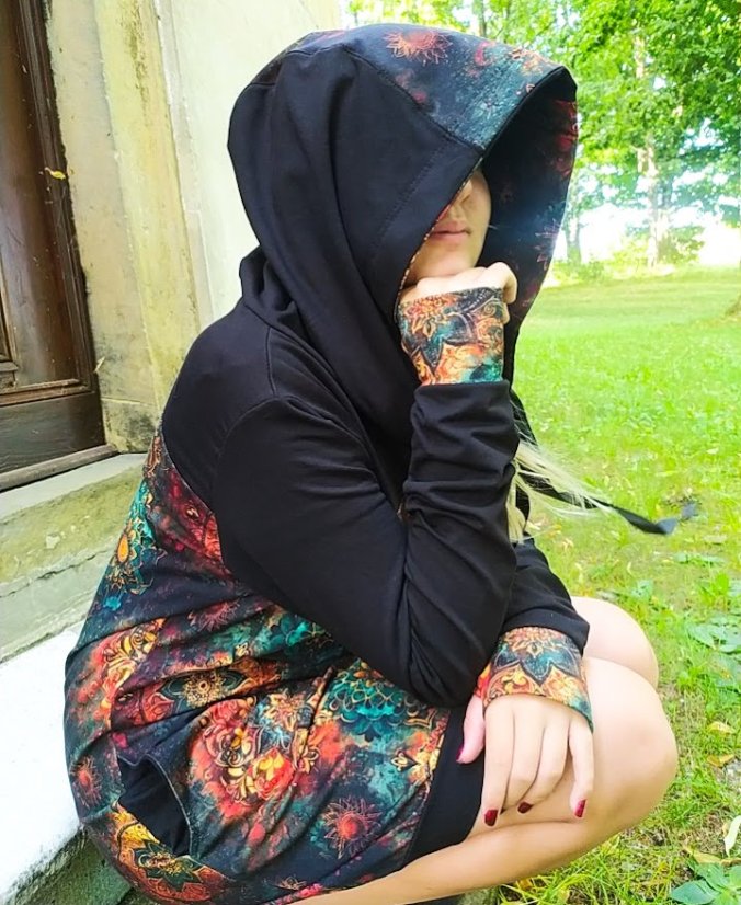 Mikinošaty květy mandal